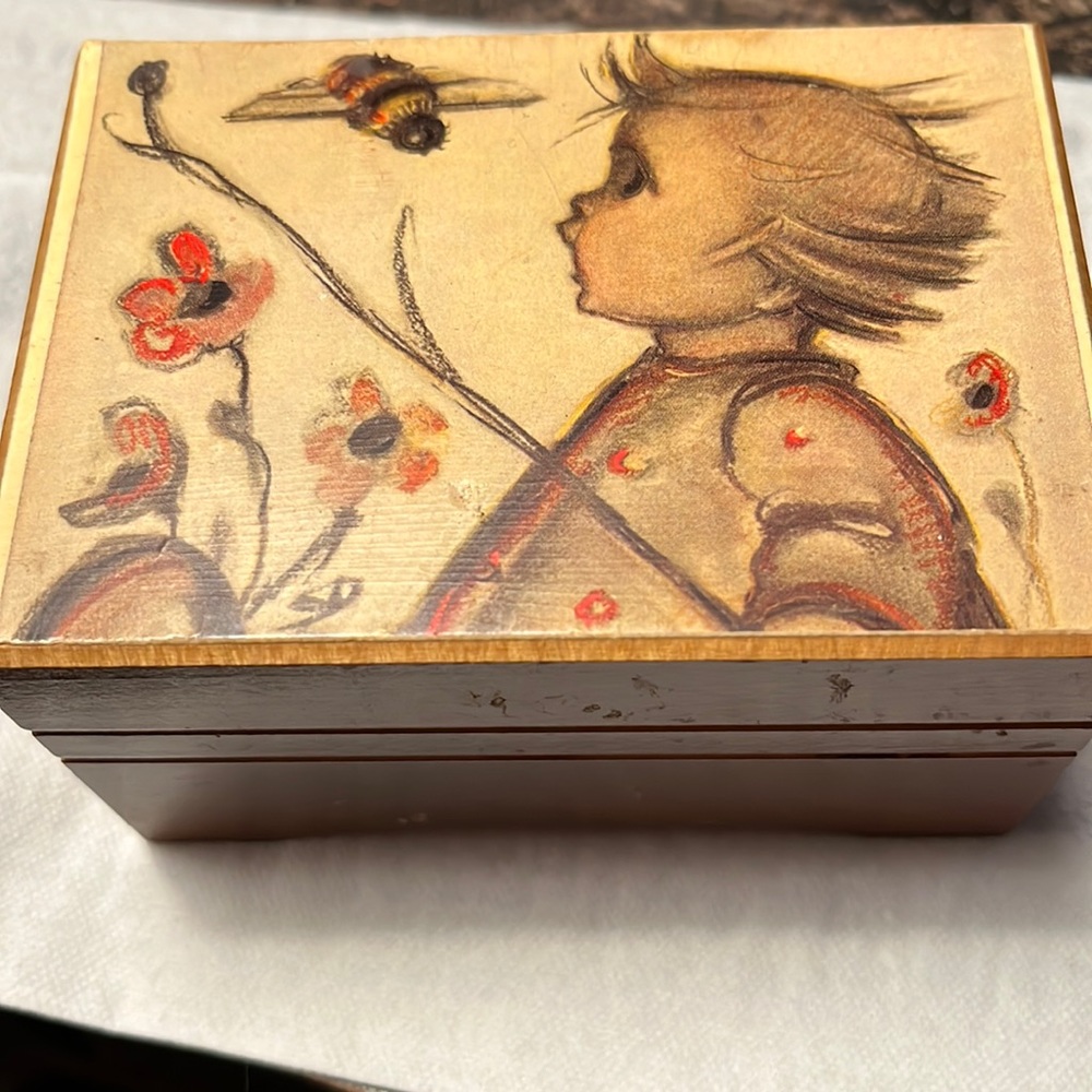 Vintage hummel reuge music box